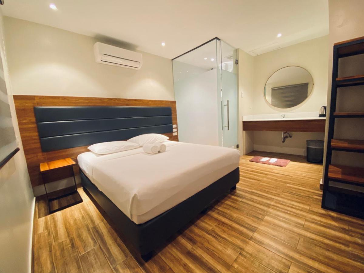 The Hub District Garden Suites Pasay Dış mekan fotoğraf