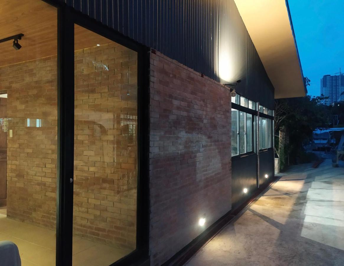 The Hub District Garden Suites Pasay Dış mekan fotoğraf